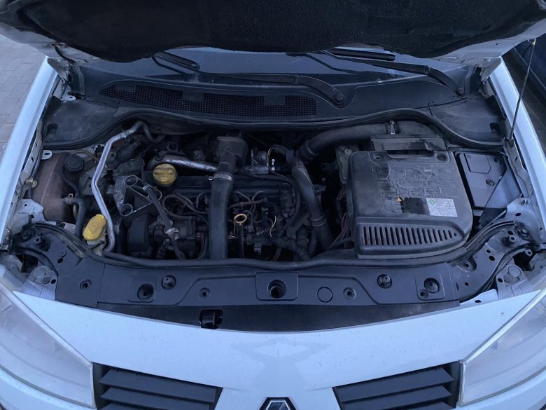 Подкапотное пространство рено меган 2