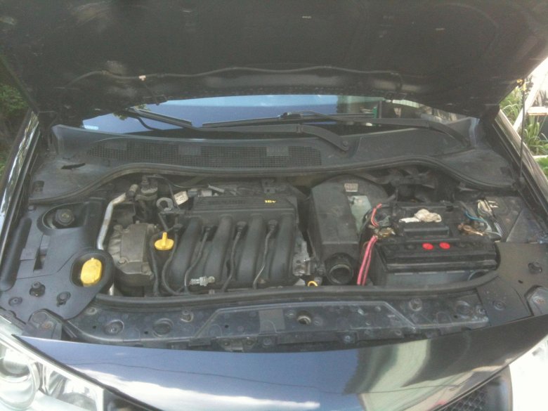 Подкапотное пространство рено меган 2