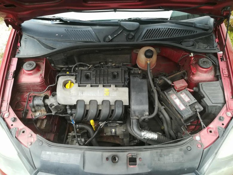 Подкапотное пространство рено меган 2