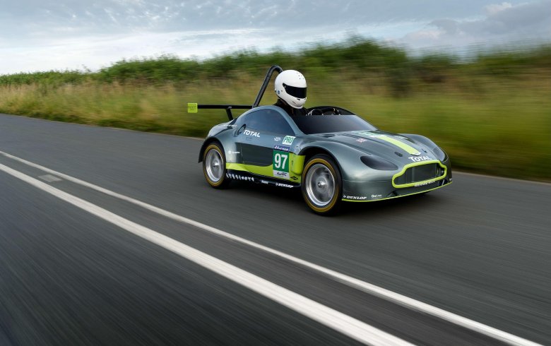 Астон мартин гоночный