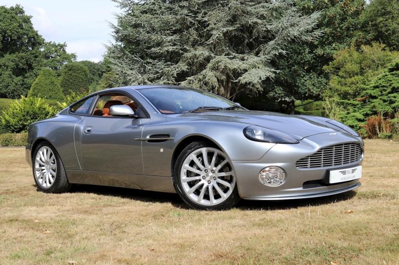 Aston martin v12 vanquish 2001