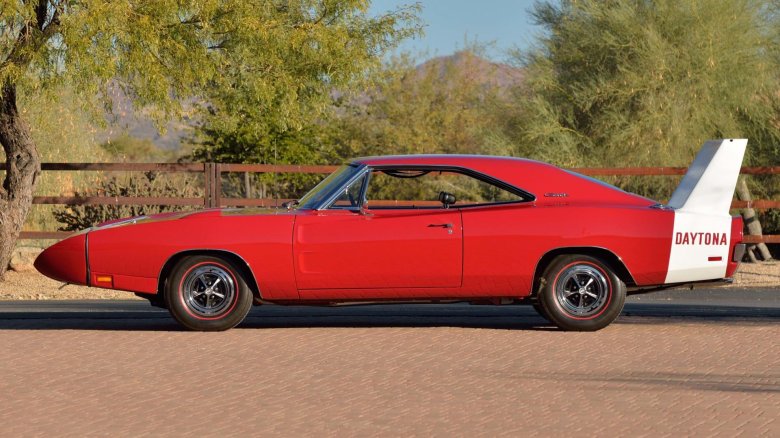 Dodge charger daytona 1976