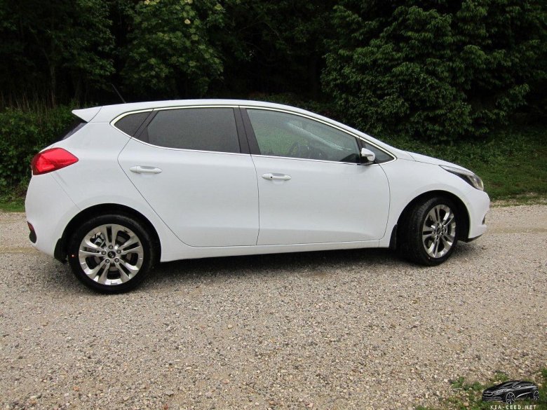 Kia ceed 2012 white