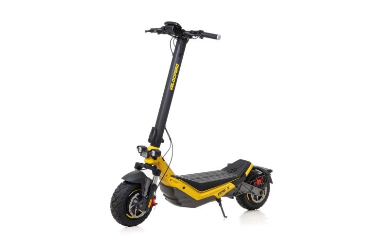 Полноприводный электросамокат