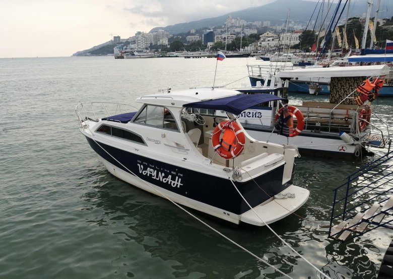 Яхта нататорес ялта