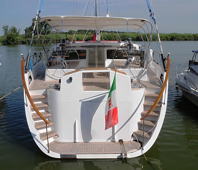 Моторная яхта 20 метров