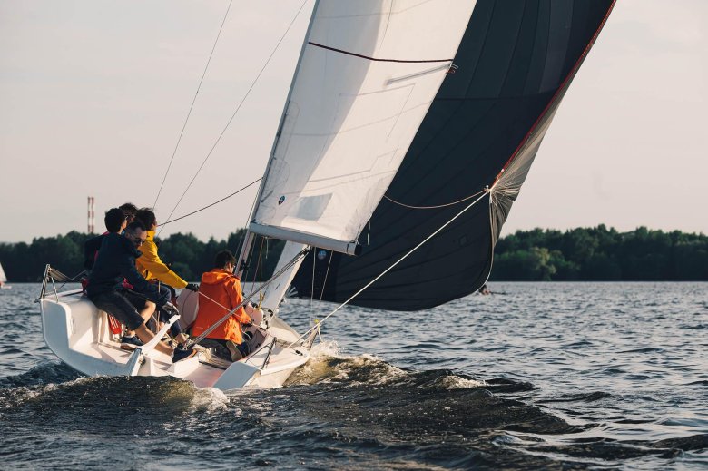 Парусная яхта sv20