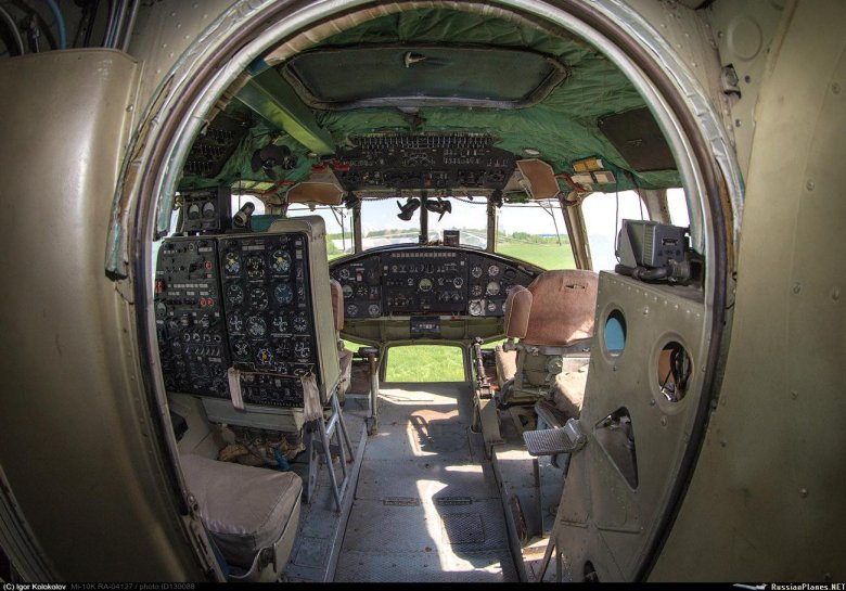 Кабина бортрадиста ми-6