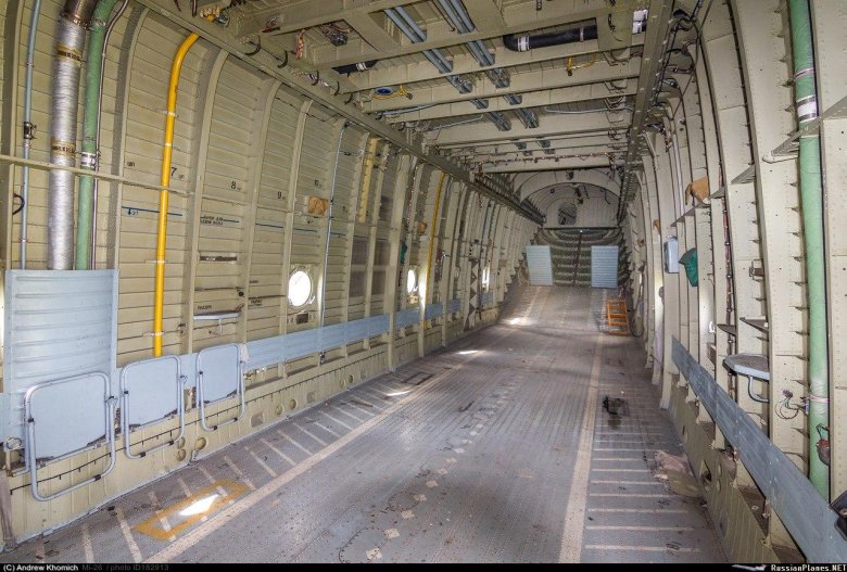 Ми-26 вертолёт грузовой отсек