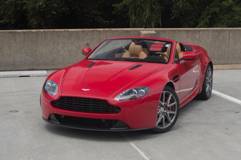 Aston martin v 12 vantage s