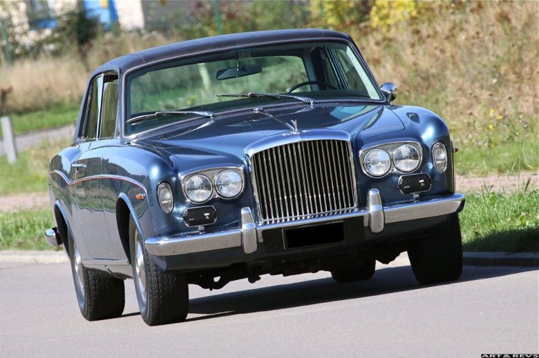 Bentley corniche saloon '1971