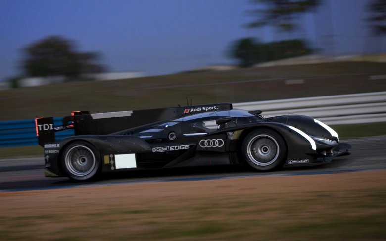 Автомобиль audi