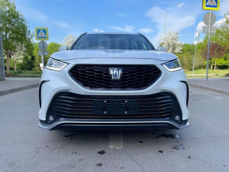 Новая тойота кроун