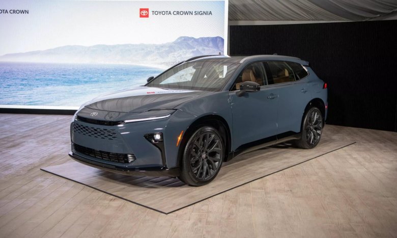 Toyota crown signia 2025