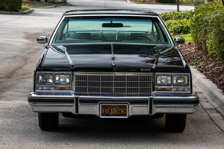 Cadillac fleetwood brougham 1983