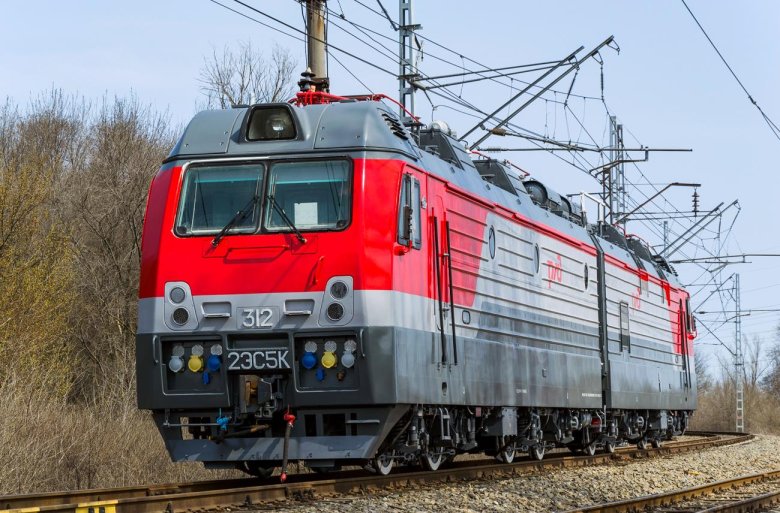 Локомотив ермак 2эс5к