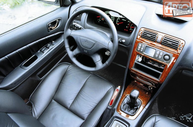 Mitsubishi galant viii салон