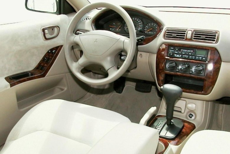 Mitsubishi galant 2000 салон