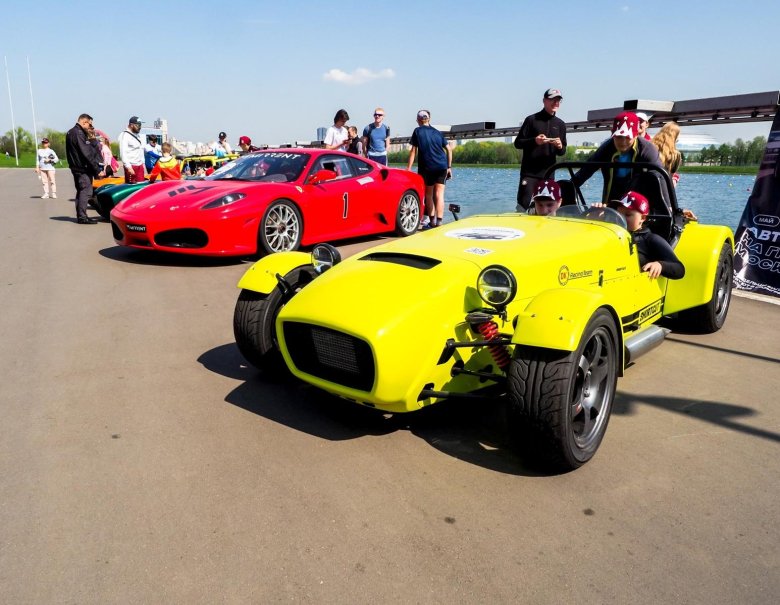 Гребной канал автовыставка