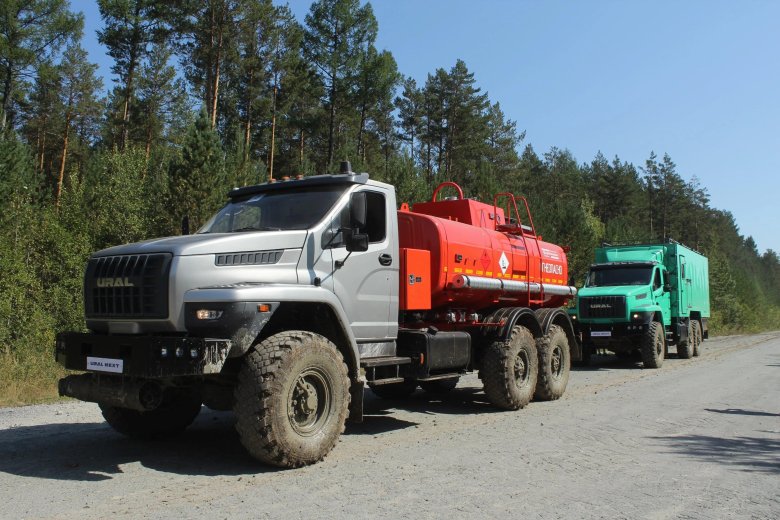 Урал некст бензовоз