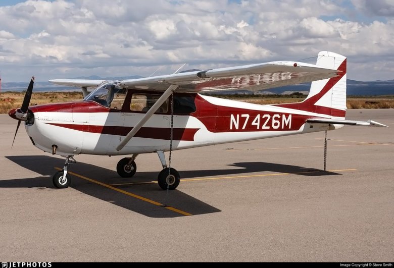 Самолет cessna 172