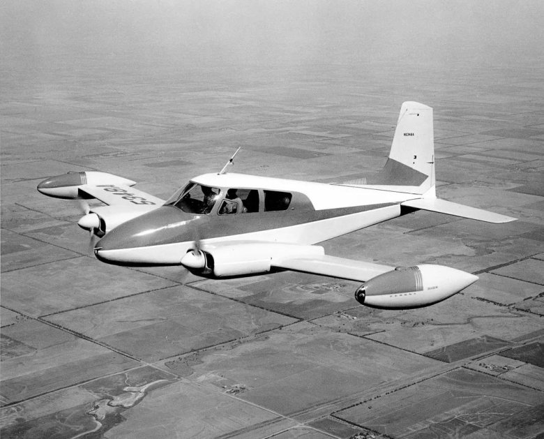 Самолет piper seneca