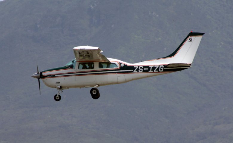 Cessna 210