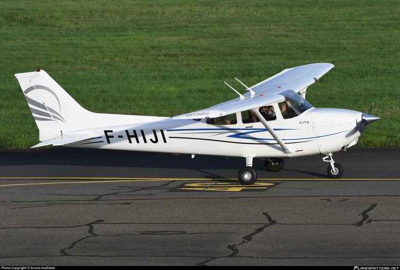 Самолёт cessna 172