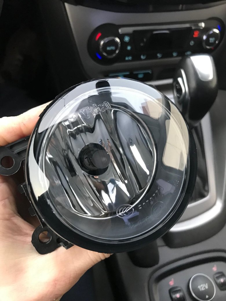 Противотуманная фара форд фокус 3