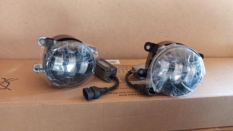 Противотуманная фара lada vesta