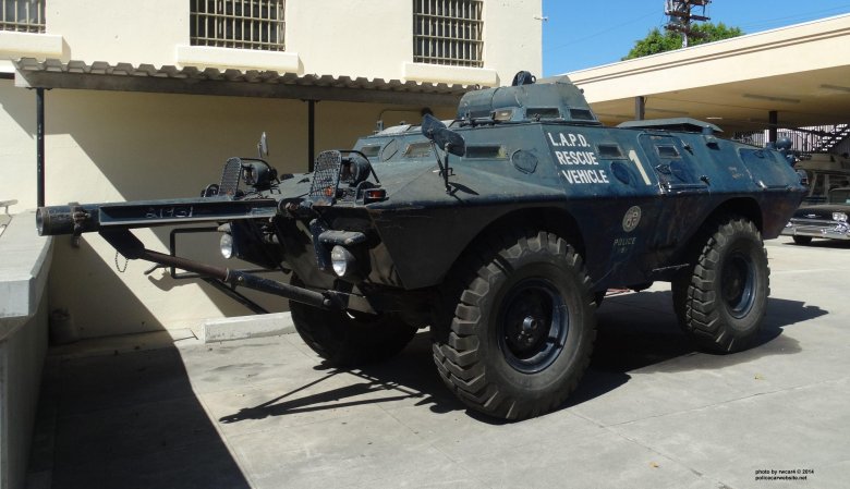 Cadillac gage commando v-100