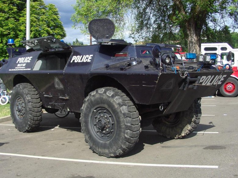 Колесный бронетранспортер