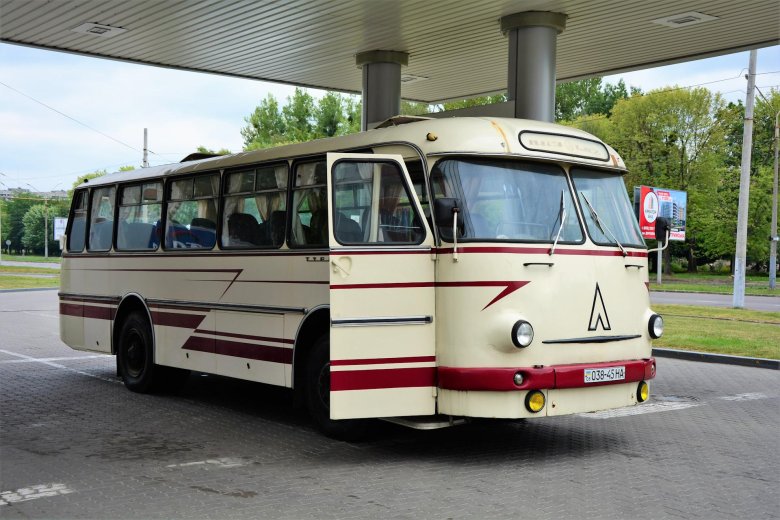 Лаз 697 турист