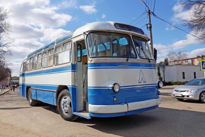 Автобус лаз 695 н