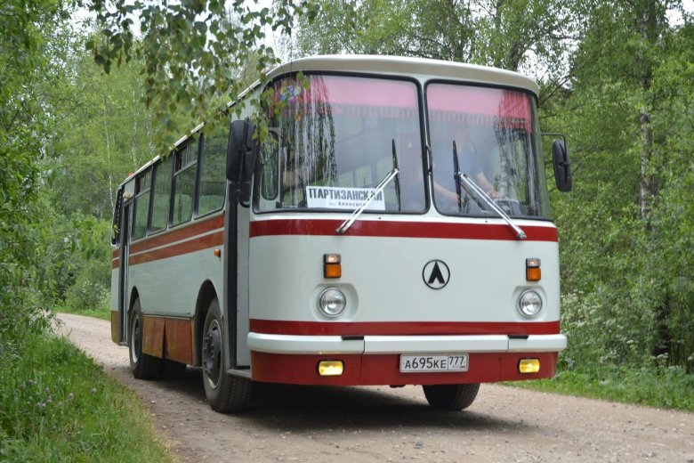 Лаз 695 автобус