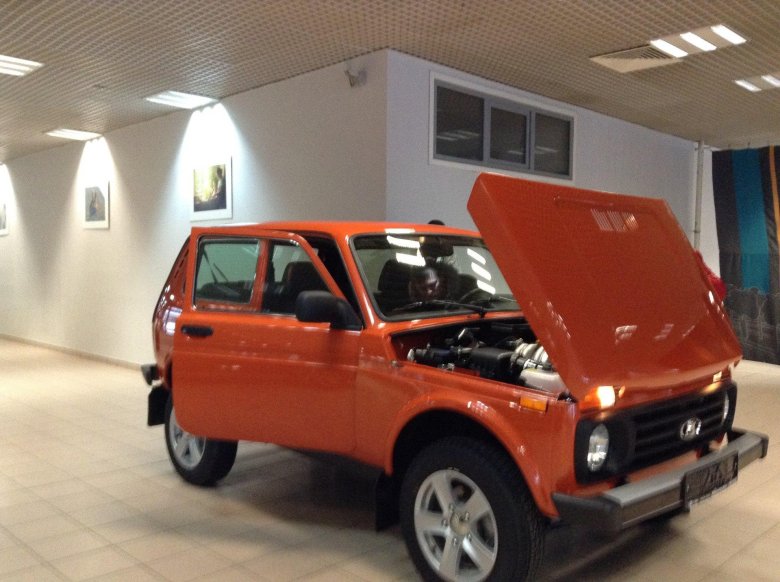 Оранжевая нива лада 4х4