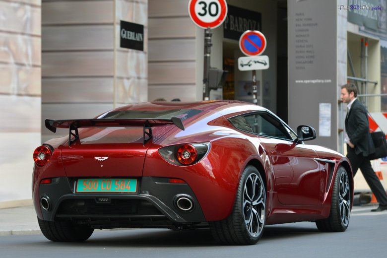 Aston martin v12 zagato