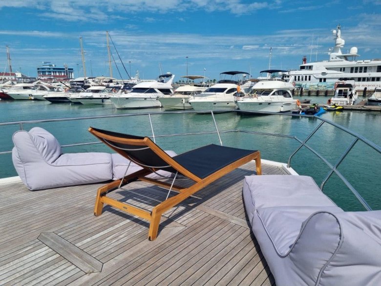 Яхта в сочи