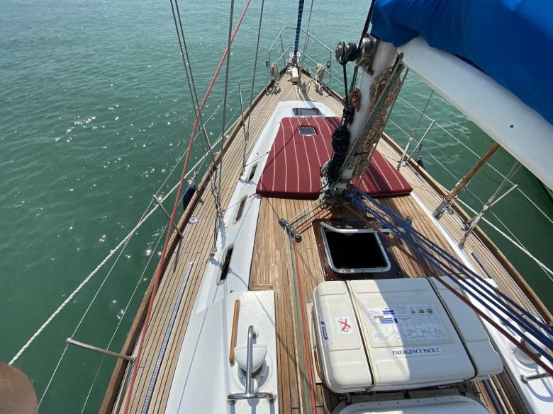 Парусная яхта