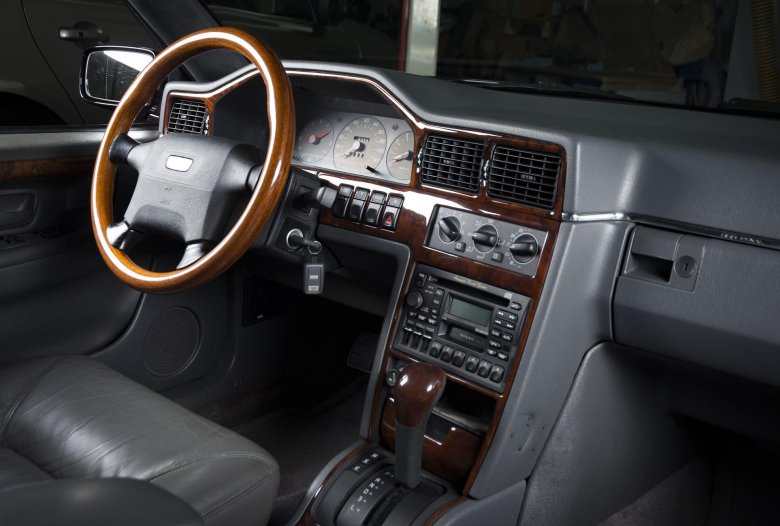 Вольво 960 royal