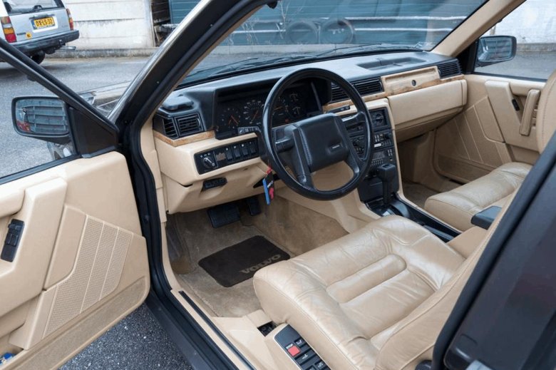 Volvo 740 interior