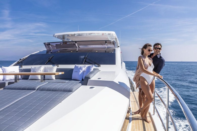 Морская яхта