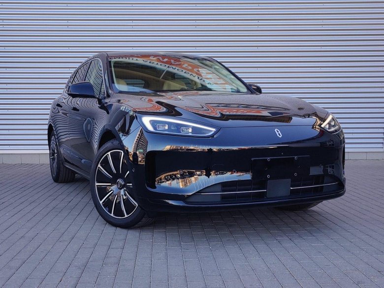 Автомобиль seres