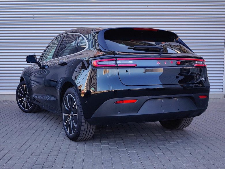 Автомобиль seres