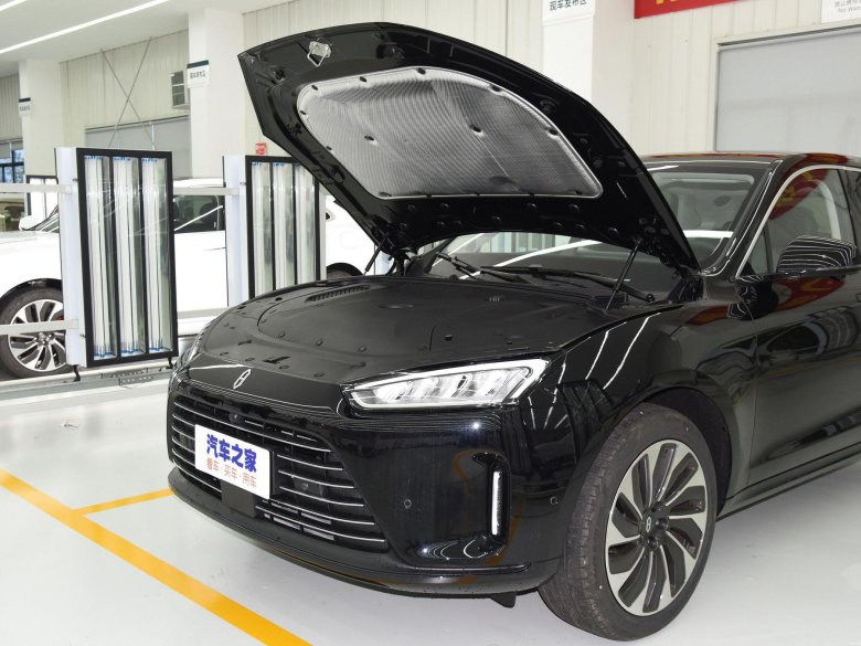 Китайская электромобиль