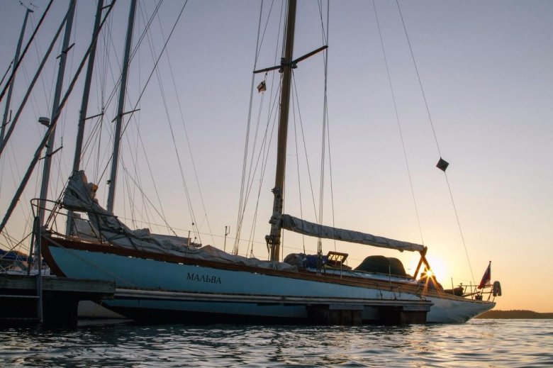 Яхта мальва