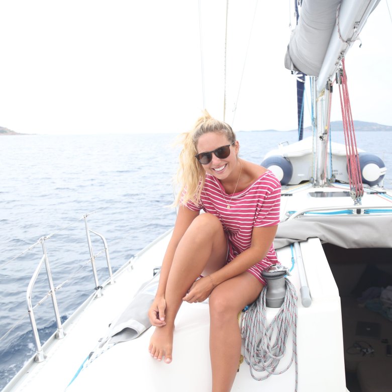 Красивые девушки на яхте