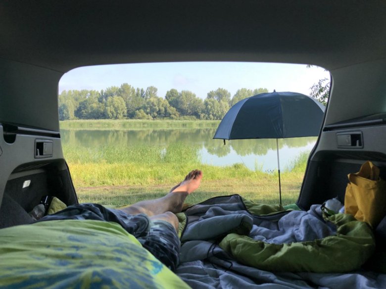 Ночевка в машине на природе