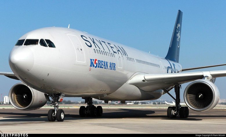 Airbus a330-200 china eastern airlines