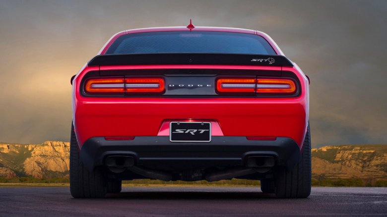 Додж челленджер хелкет